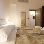 Lo *
