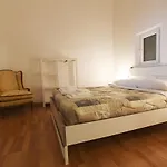 Lo